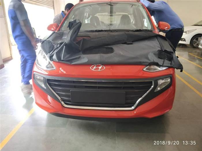 New Hyundai Santro caught undisguised before October 9 unveil
