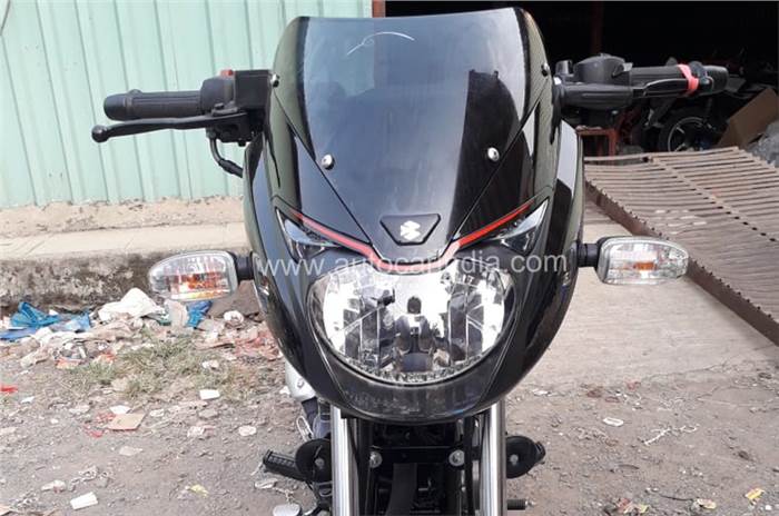 Bajaj Pulsar 150 Classic gets new colours, priced at Rs 65,500