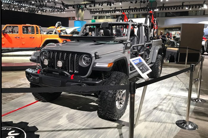 New Jeep Gladiator unveiled at the LA motor show
