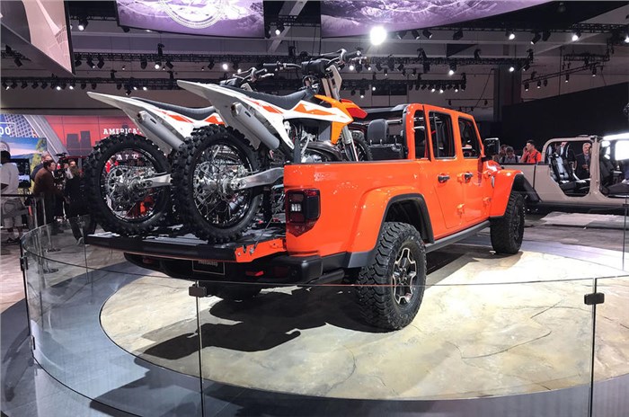 New Jeep Gladiator unveiled at the LA motor show