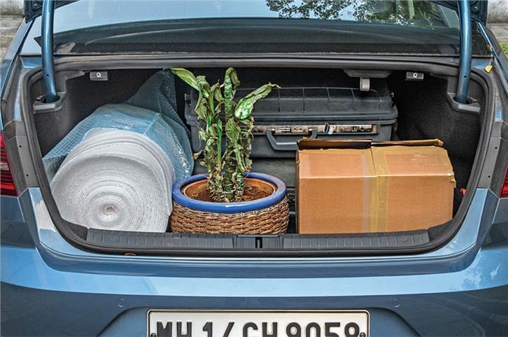 2018 Volkswagen Passat long term review, first report 