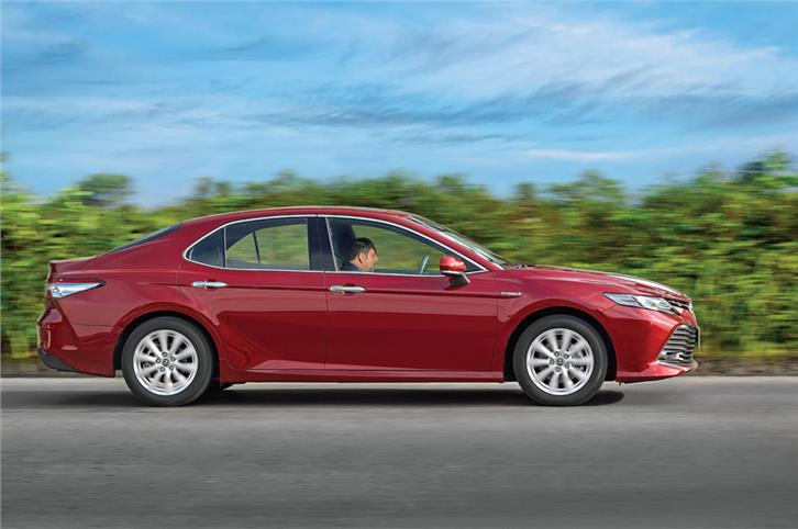 New Toyota Camry Hybrid review, test drive