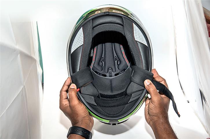 MT Rapide helmet review