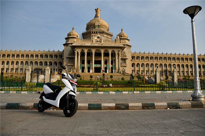 Ather delivers its first leased scooter in India