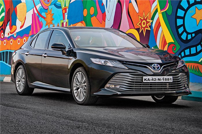 New Toyota Camry Hybrid gathers over 400 bookings
