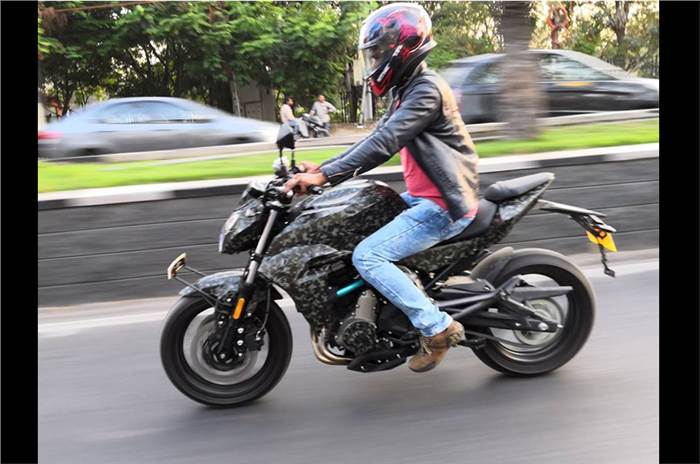 CFMoto 400NK spied on test in India