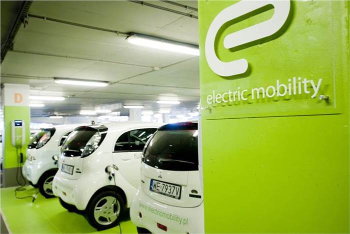 Government launches initiative to manufacture EV batteries and components