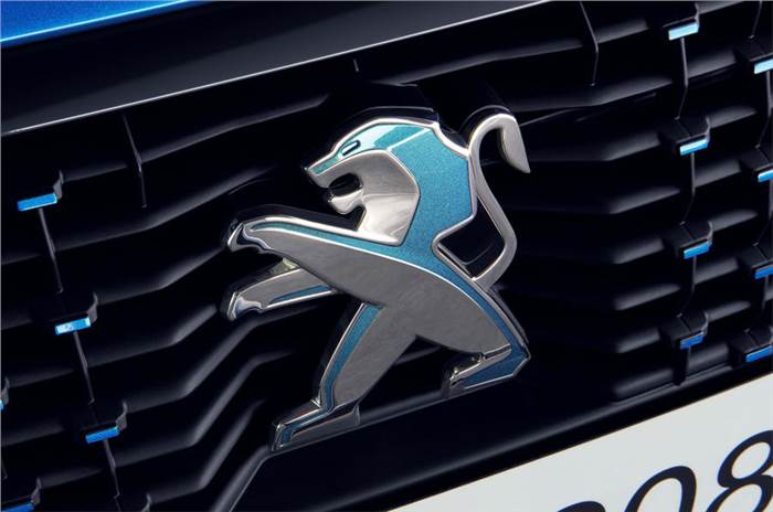 Peugeot family considering merger with FCA Group