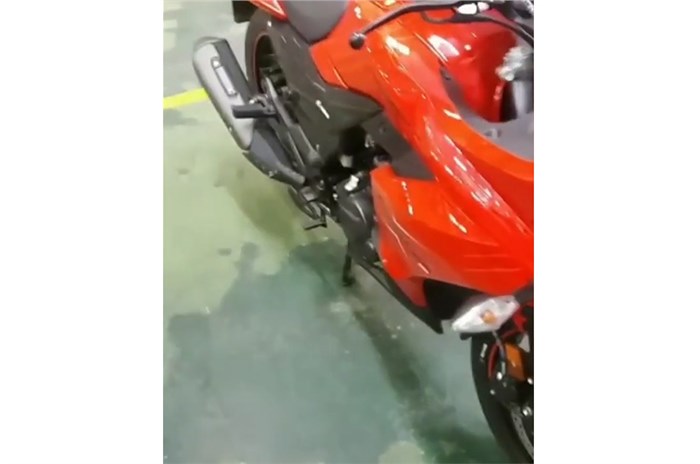 Hero faired 200cc motorcycle spied undisguised