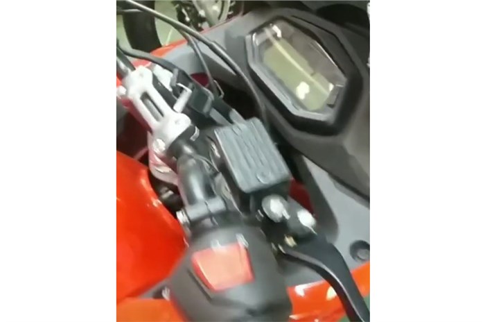Hero faired 200cc motorcycle spied undisguised