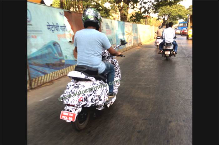 Upcoming Bajaj Urbanite scooter spotted on test