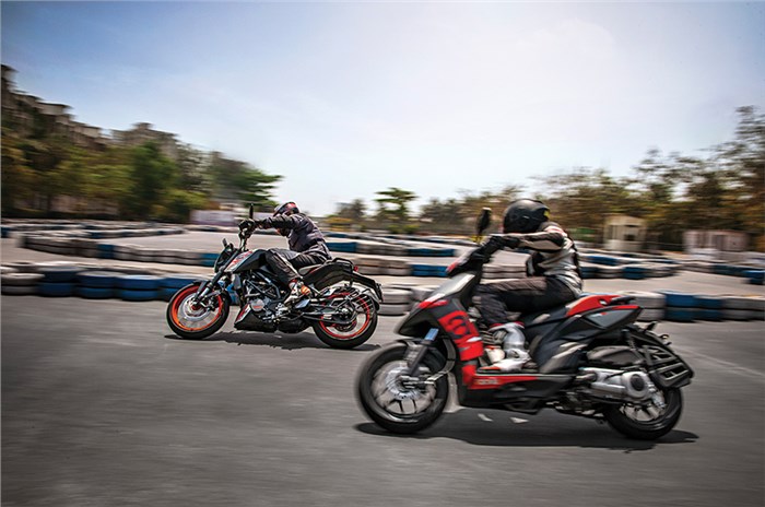 SR150 vs 125 Duke: Scooter or bike?