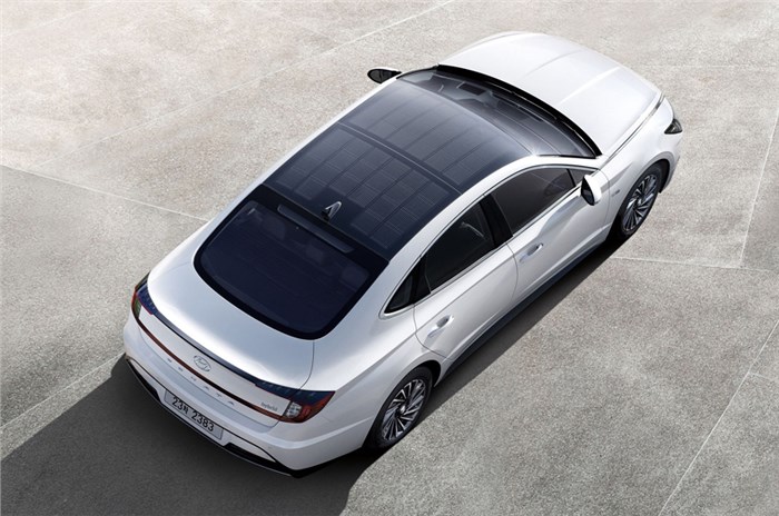 2020 Hyundai Sonata Hybrid sedan gets solar-panel roof