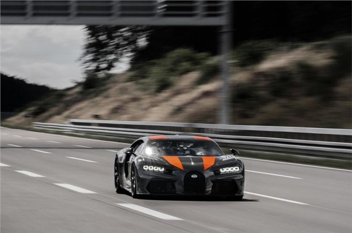 Bugatti Chiron reaches 490kph top speed