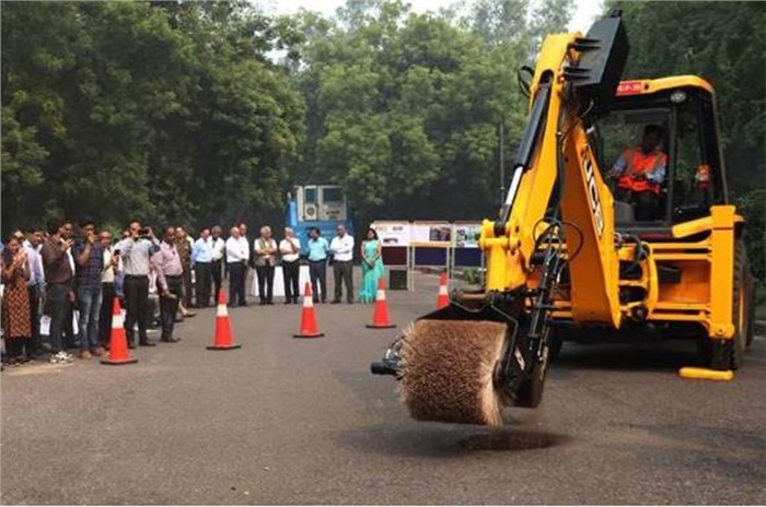 JCB India, CSIR-CRRI develop new pothole-repair machine