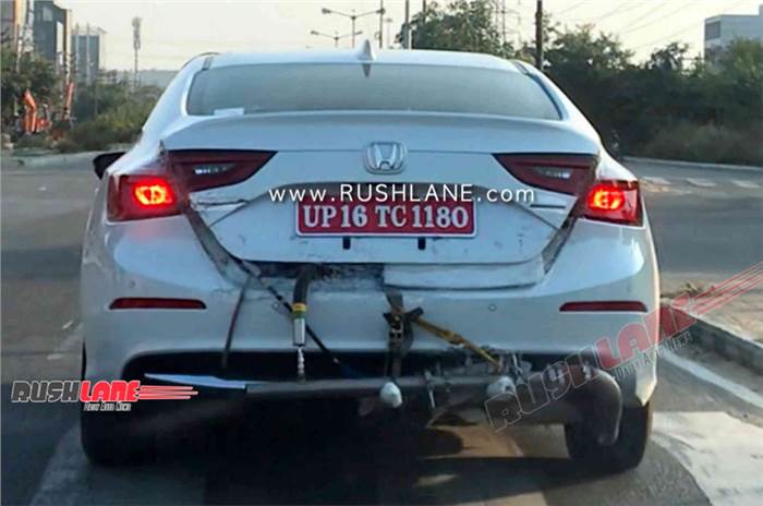 Honda Insight spied testing in India