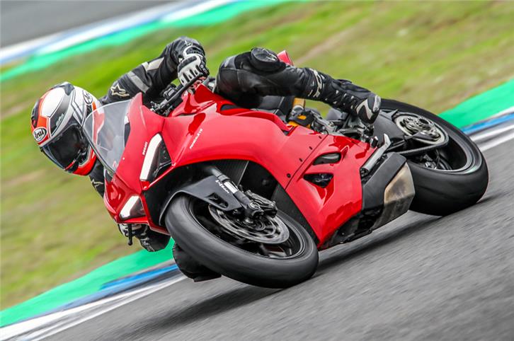 Ducati Panigale V2 review, test ride