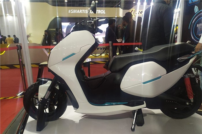 Everve Motors showcases EF1 customisable scooter concept