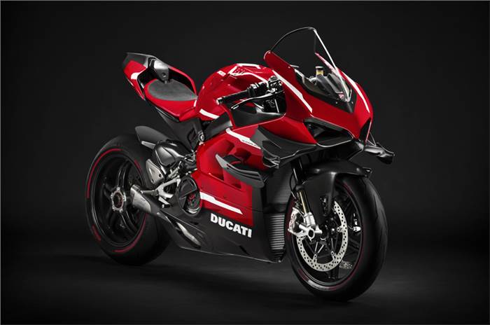 Ducati unveils the 234hp Superleggera V4