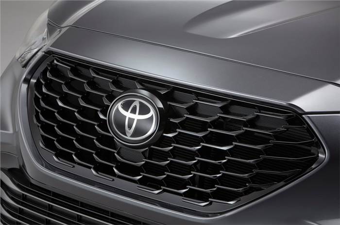 Toyota small SUV teased ahead of Geneva debut