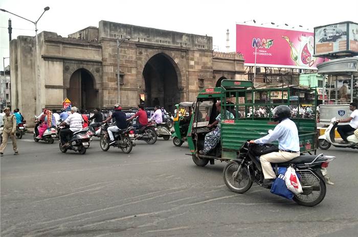Ahmedabad police ban vehicles to ensure Coronavirus lockdown is effective
