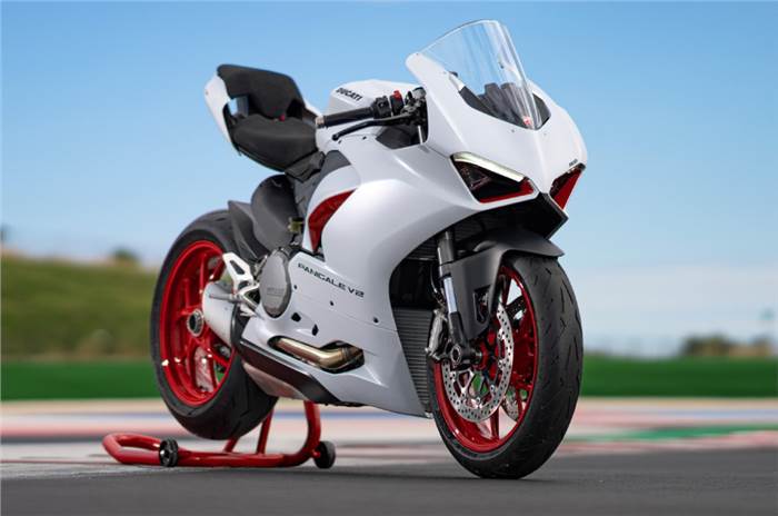 Ducati Panigale V2 with White Rosso livery unveiled