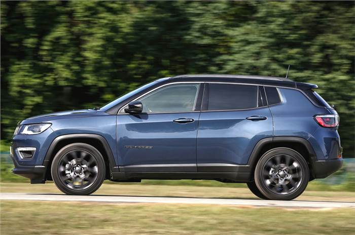 Jeep Compass facelift to be unveiled next month