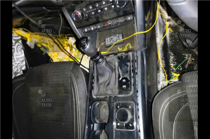 2021 Mahindra XUV500 interior details revealed in new spy shots