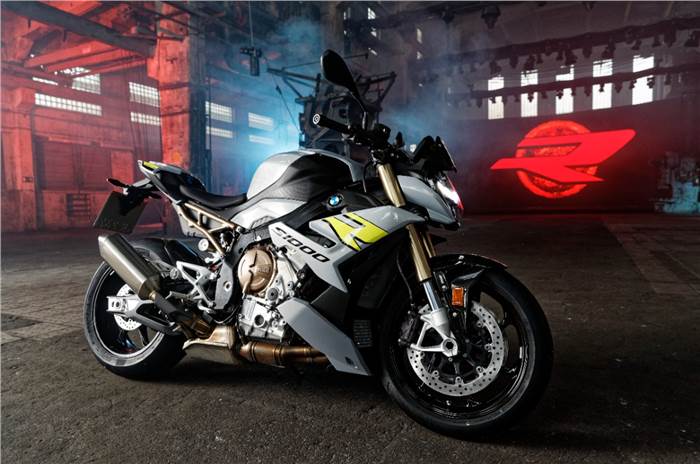 2021 BMW S 1000 R launched at Rs 17.90 lakh
