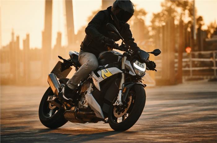 2021 BMW S 1000 R launched at Rs 17.90 lakh