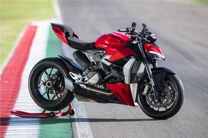 Ducati takes the wraps off the new Streetfighter V2