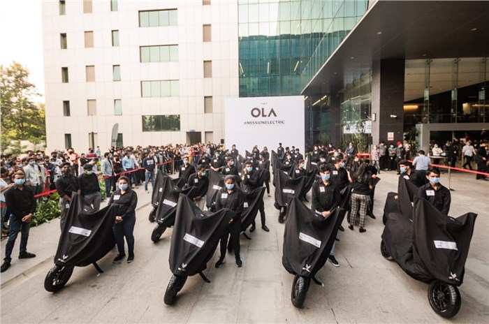 Ola delivers first 100 S1, S1 Pro scooters
