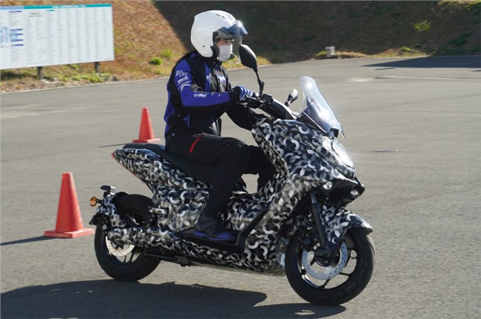 Yamaha E01 electric scooter spotted testing