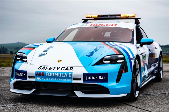 Porsche Taycan 2022 Formula E safety car front