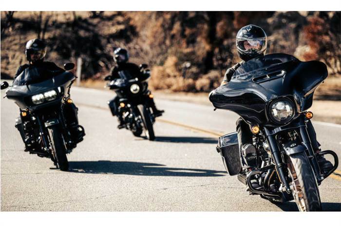 The 2022 Street Glide ST (right) and 2022 Road Glide ST (left)