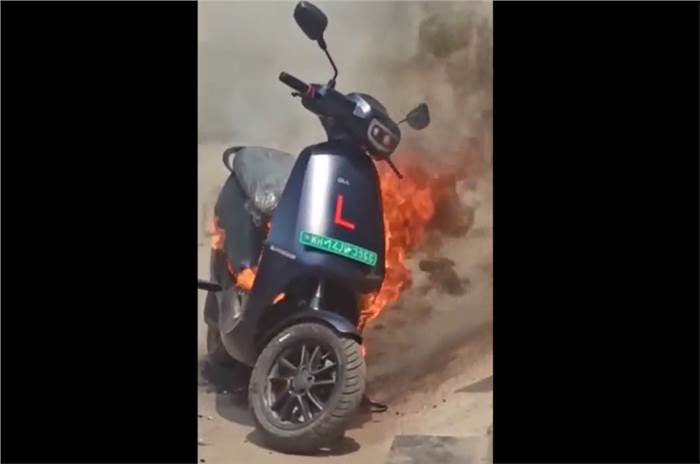 Ola S1 electric scooter catches fire