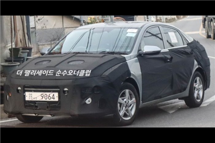 Hyundai Verna front spied 