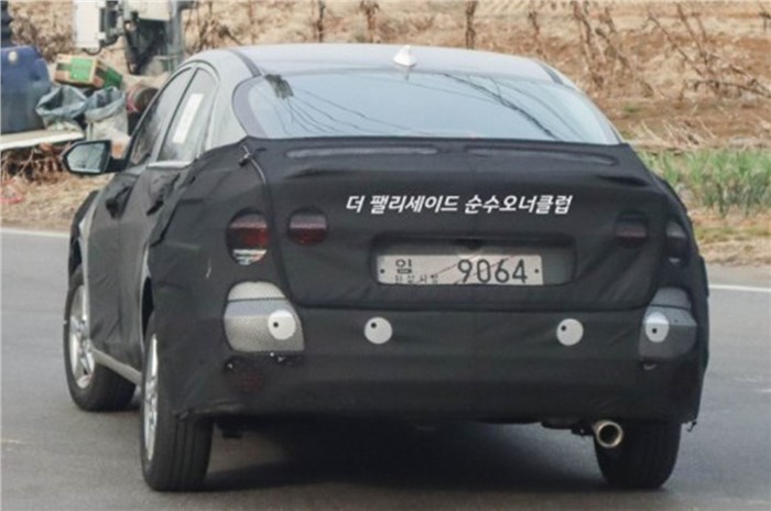 Hyundai Verna rear spied 