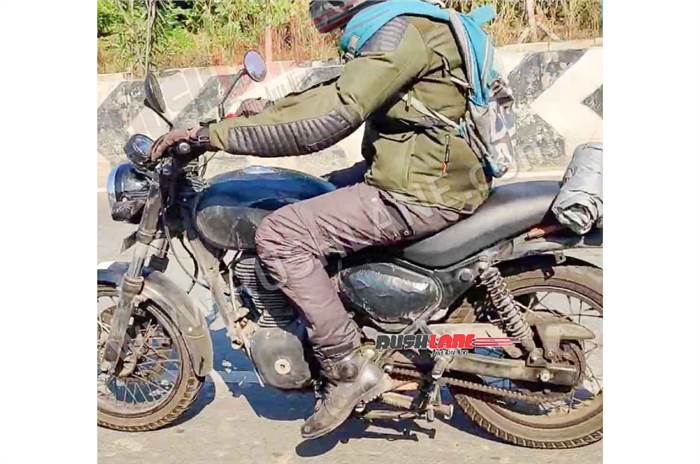 Royal Enfield Hunter 350 spotted with wire-spoke wheels