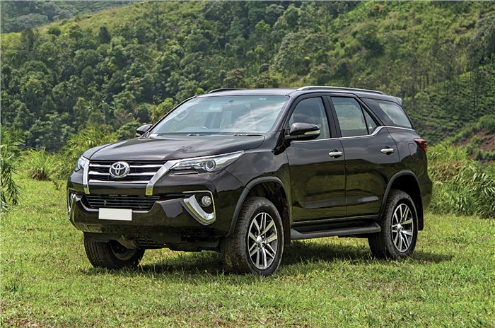 Toyota Fortuner front static image
