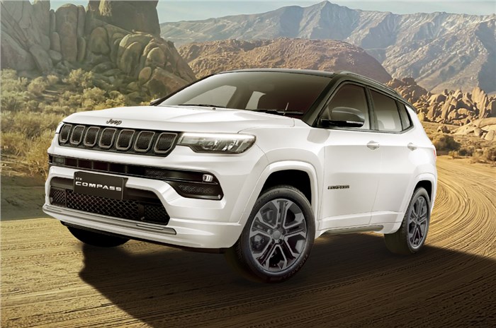 2022 Jeep Compass 5th Anniversary Edition front quarter.