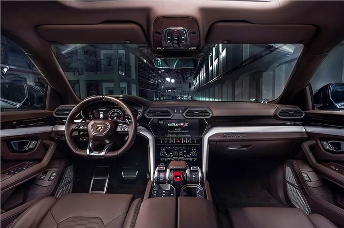 2022 Lamborghini Urus S interior.