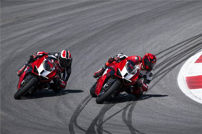 2023 Ducati Panigale V4 R unveiled, makes 240hp in full race configuration