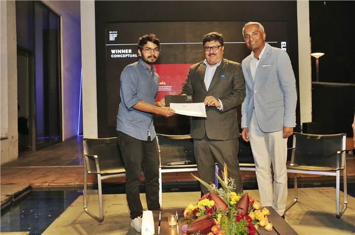 Winner of student category, Chandru, receiving the Lexus Design awards 2023. 