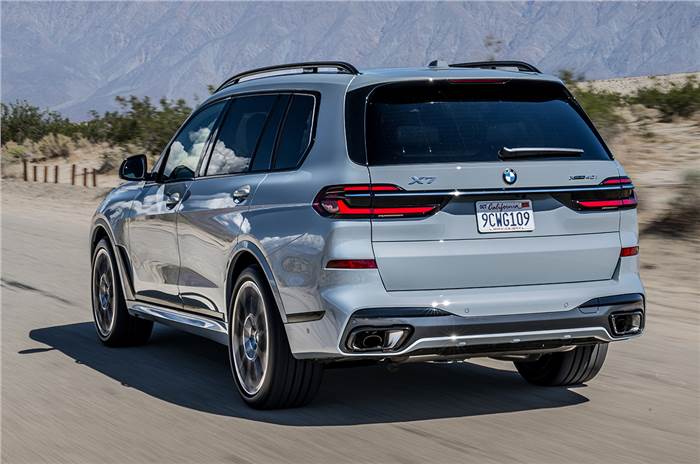 BMW X7 facelift rear tracking