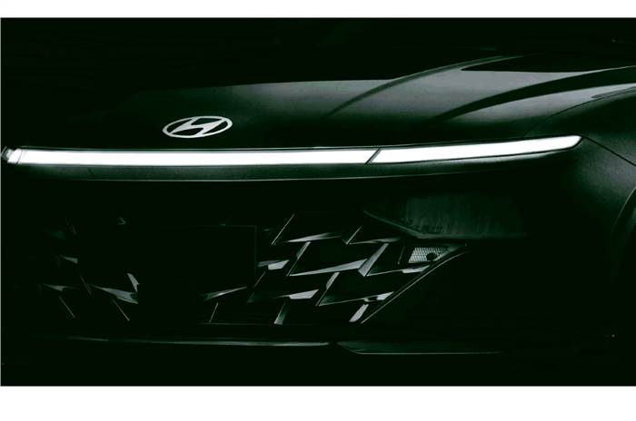 2023 Hyundai Verna front grille