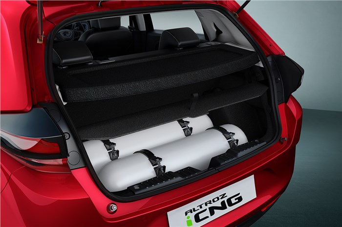 https://cdni.autocarindia.com/Utils/ImageResizer.ashx?n=https://cdni.autocarindia.com/ExtraImages/20230417052118_4.jpg&w=700&q=90&c=1