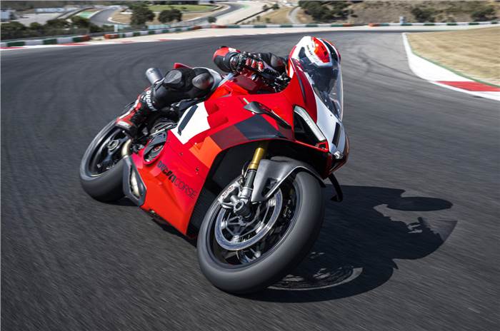 Ducati Panigale V4R dynamic image