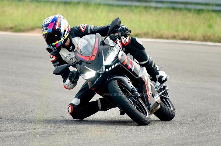 Aprilia RS 457 price, features, handling, comfort: track review.
