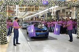Tata Motors rolls out 10 lakh cars from Sanand plant